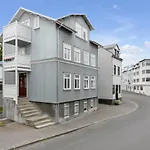 Rustic Retreat In The Center Of Reykjavik