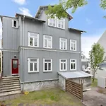 Rustic Retreat In The Center Of Reykjavik